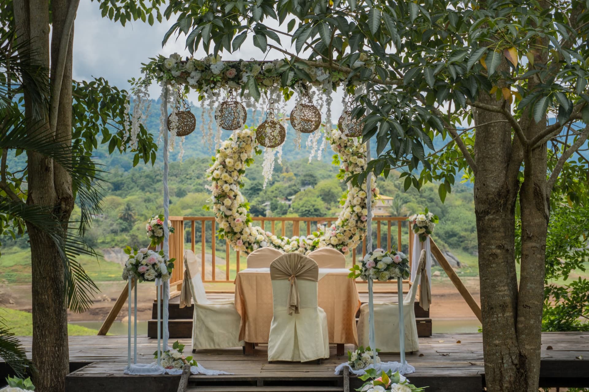 Lakeside Ceremony Deck